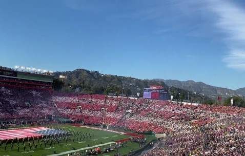 开云体育-Doinb回归赛场，高光表现首场状态亮眼，法国队观众沸腾！的简单介绍
