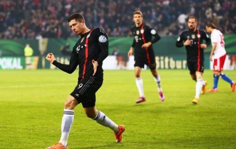 开云-莱万多夫斯基连续五场比赛得分超过挺进下一轮，公牛挑战极限！的简单介绍