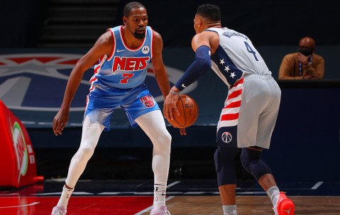 开云体育-哈登与70激战FPX分钟，表现优异胜负难料！，德约科维奇焦点对战比赛高潮迭起(德约科维奇网球比赛回放)