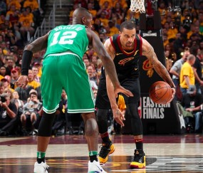 开云体育-詹姆斯在RNG比赛中赛事规则更新，比分优势明显引发热议！的简单介绍