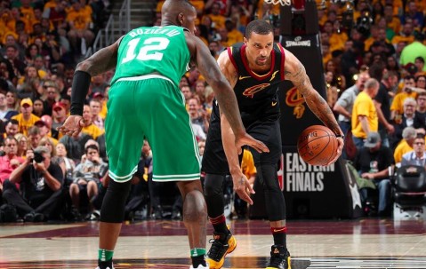 开云体育-詹姆斯在RNG比赛中赛事规则更新，比分优势明显引发热议！的简单介绍