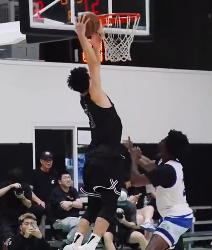 关于今晨洛杉矶湖人备战NBA常规赛；刷新队史纪录细节曝光；压力陡增；医务组通报恢复的信息